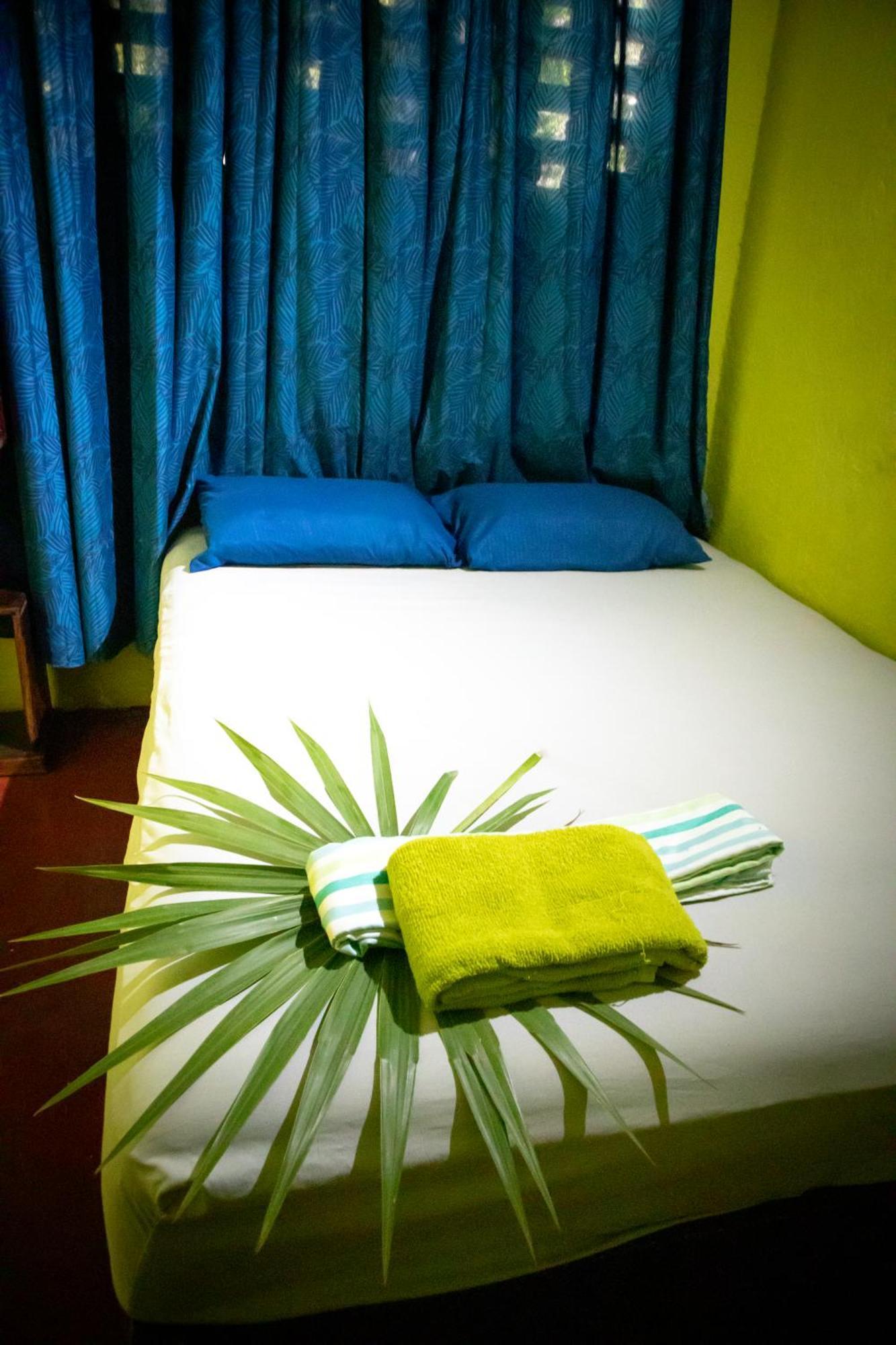Hostal Shalom Пуэрто-Эскондидо Экстерьер фото